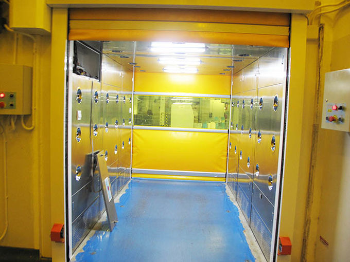 Túnel de aço revestido poder do chuveiro de ar do quarto desinfetado com o obturador automático da abertura do rolamento de alta velocidade 1